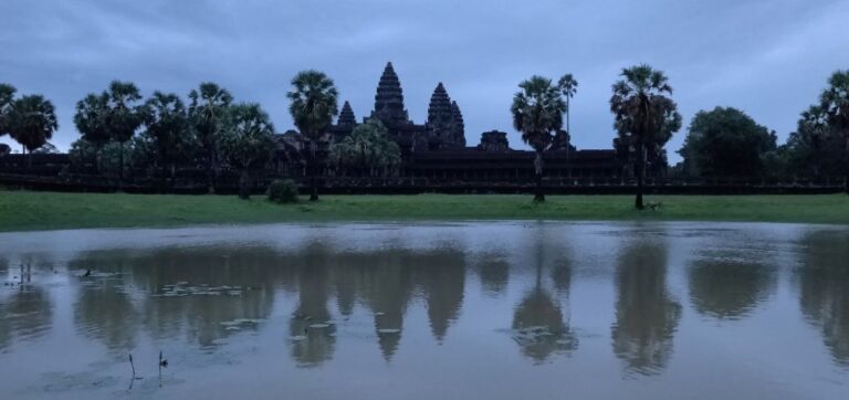 Angkor Wat Temples With Sunrise Tour by Car