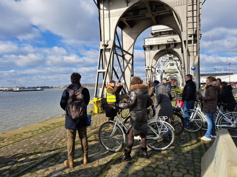Antwerp: City Highlights Group Bike Tour With a Guide