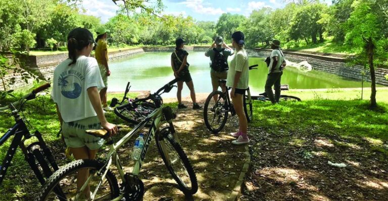 Anuradhapura: Private Half-Day Cycling Tour W/ Guide