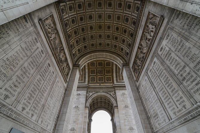 Arc De Triomphe and the Champs-Elysees Discovery Private Tour