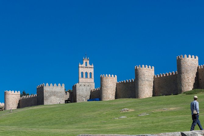 1 avila with walls segovia with alcazar from madrid Avila With Walls & Segovia With Alcazar From Madrid