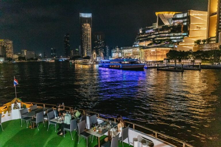 Bangkok: Alangka Luxury Buffet Dinner Cruise With Live Music