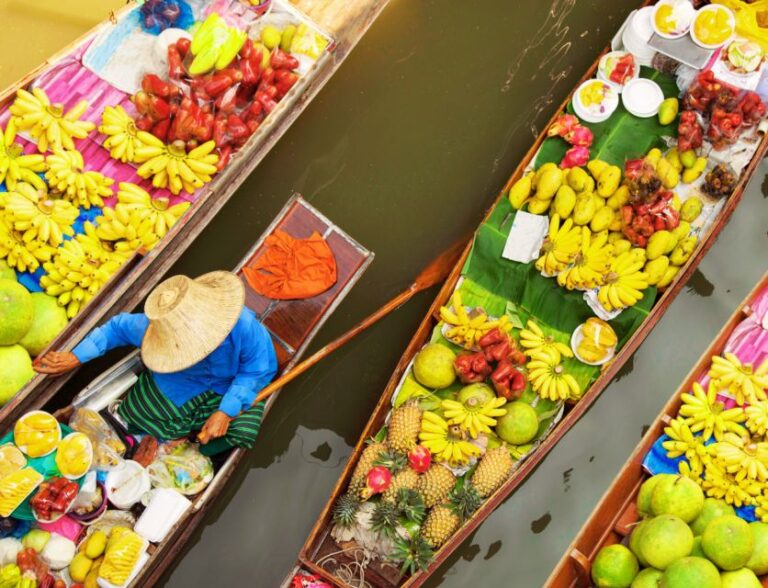 Bangkok: Damnoen Saduak Floating & Train Markets Guided Tour