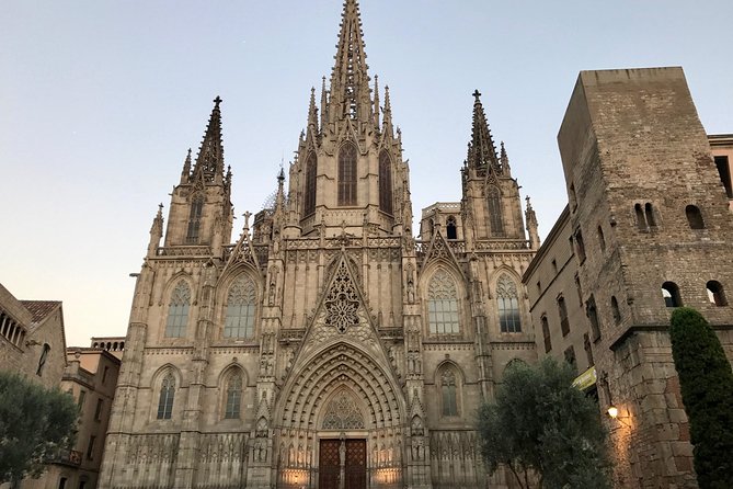 Barcelona Highlights Private Tour in a Chauffeured Mercedes-Benz