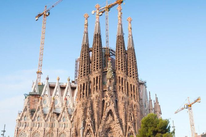 Barcelona Sagrada Familia Highlights: Max 6 People Afternoon Tour