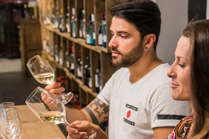 Barcelona: Wine Tasting & Tapas Pairing Dinner