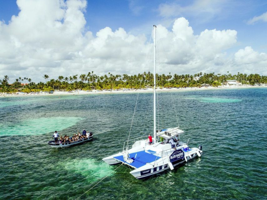 1 bavaro punta cana catamaran tour with open bar and snacks Bávaro: Punta Cana Catamaran Tour With Open Bar and Snacks