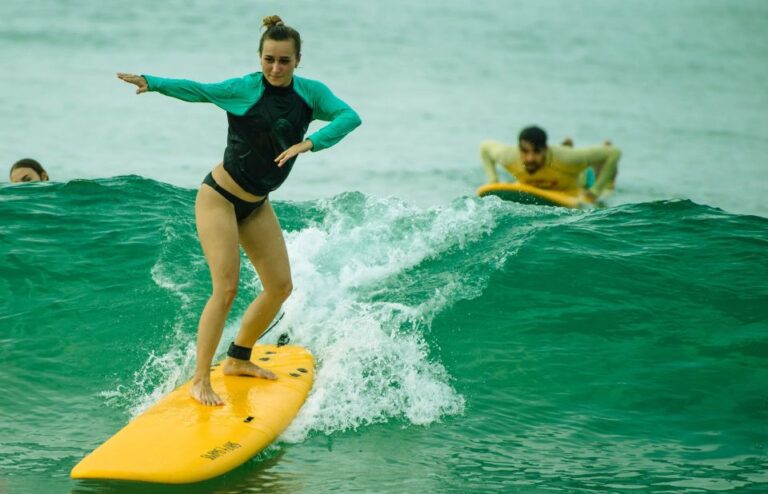 Beginner Surfing Lesson and Surfguide