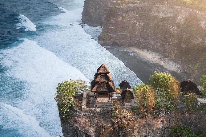 Best Bali Beaches – Uluwatu Temple – FREE Wi-Fi