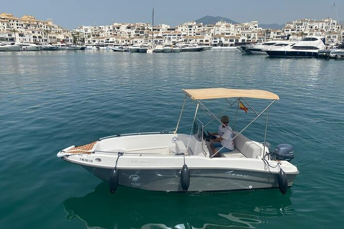 Boat Rental Without a License in Puerto Banús, Marbella