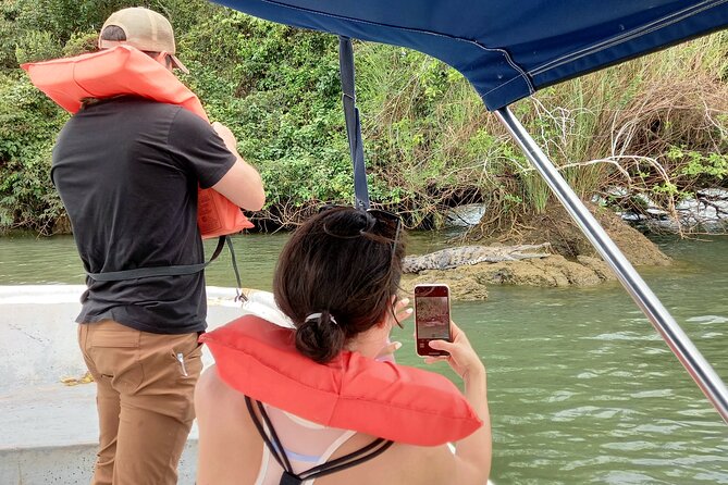 Boat Tour and Wildlife in the Panama Canal