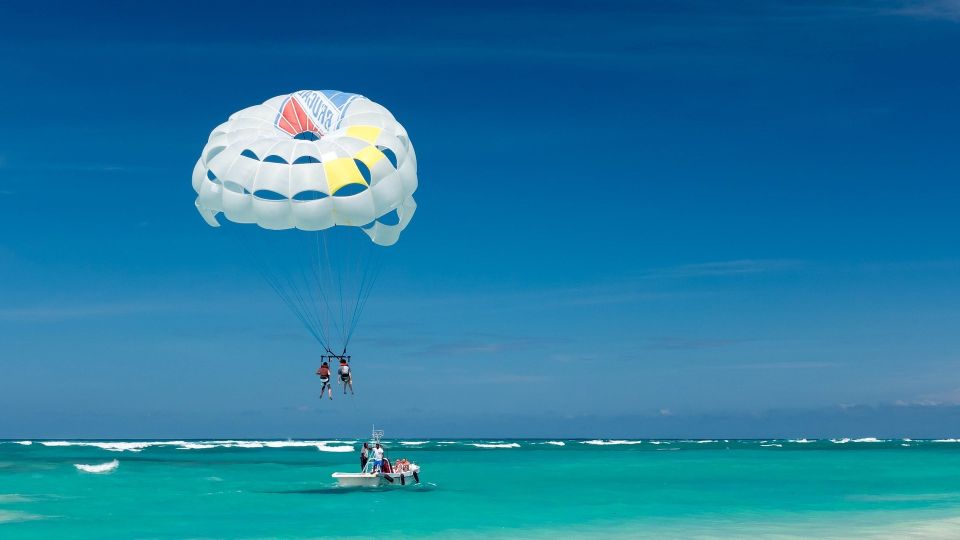 1 boracay solo or tandem parasailing Boracay: Solo or Tandem Parasailing Experience