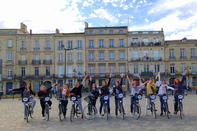 Bordeaux Essentials Sightseeing Bike Tour With a Local Guide