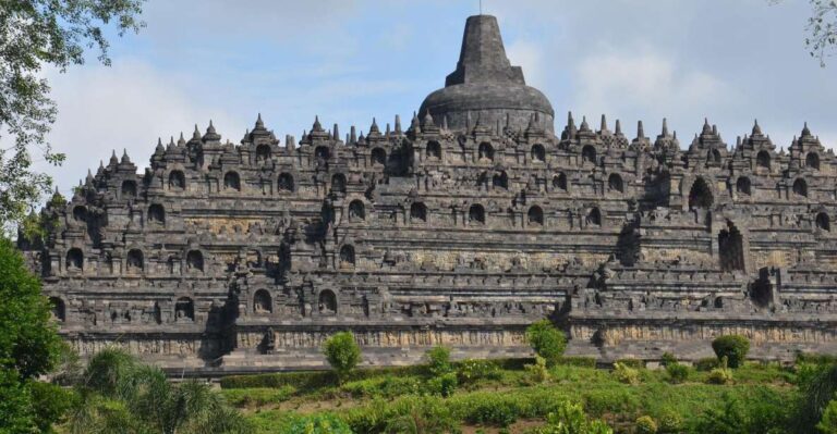 Borobudur Sunrise, Explore Merapi and Prambanan Temple Tour