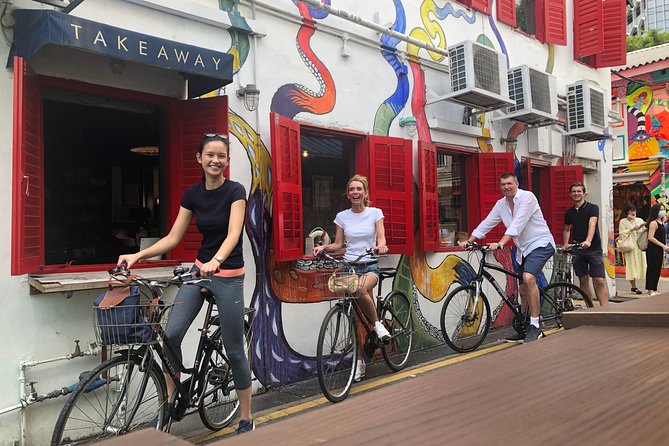 Breezing Singapore Bike Tour