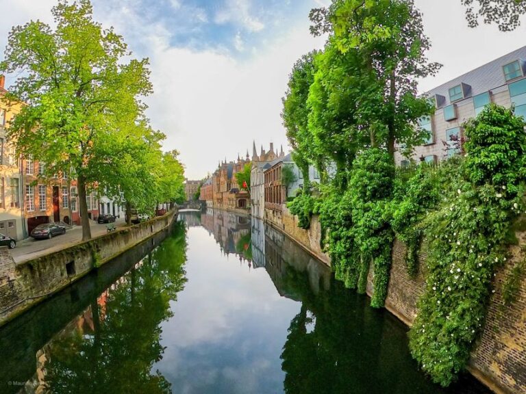 Bruges: Private Historical Highlights Walking Tour