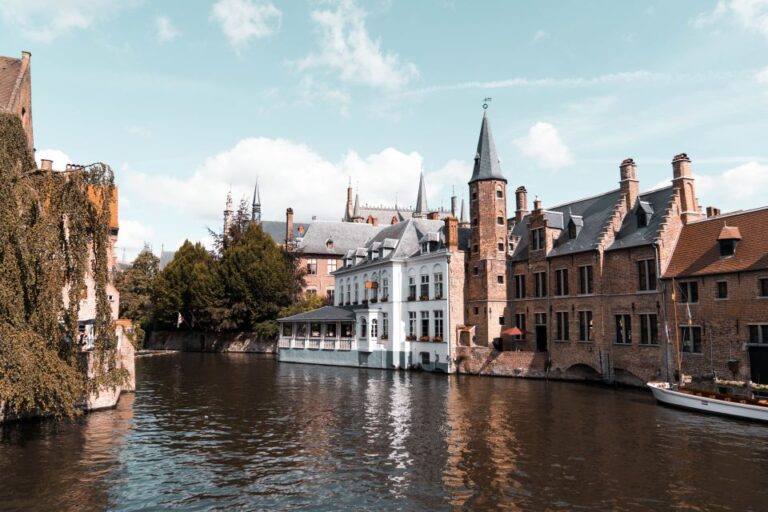 Bruges: Unlimited 4G Internet in the EU With Pocket Wifi