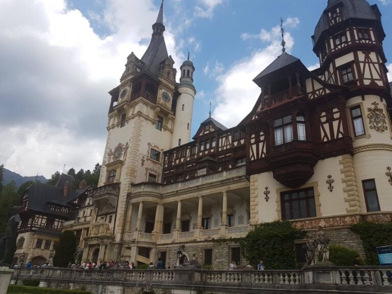 Bucharest: Transylvanian Castles & Brașov Guided Day Tour