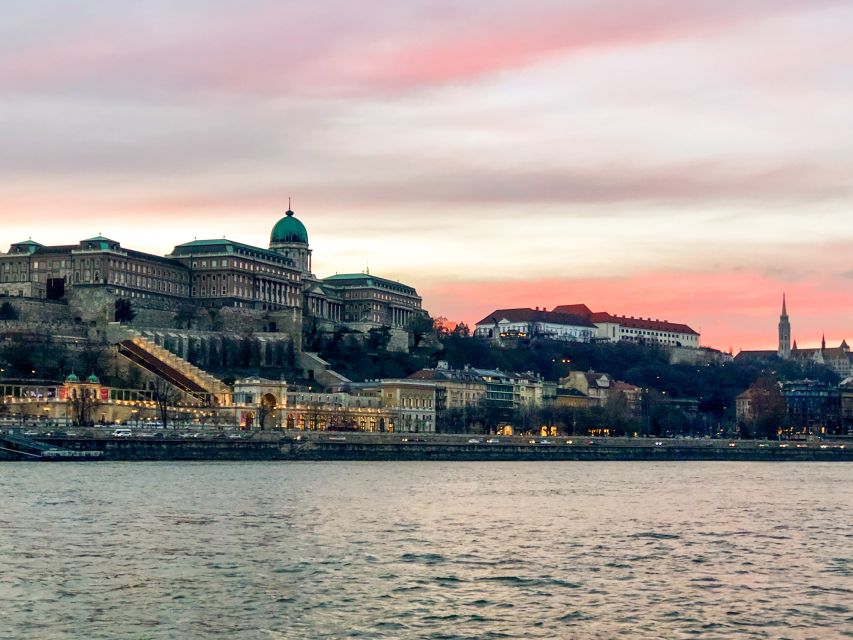 1 budapest 1 hour evening sightseeing cruise with drink Budapest: 1-Hour Evening Sightseeing Cruise With Drink