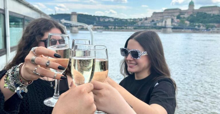 Budapest: 1 Hr Sunshine Booze Cruise With Prosecco