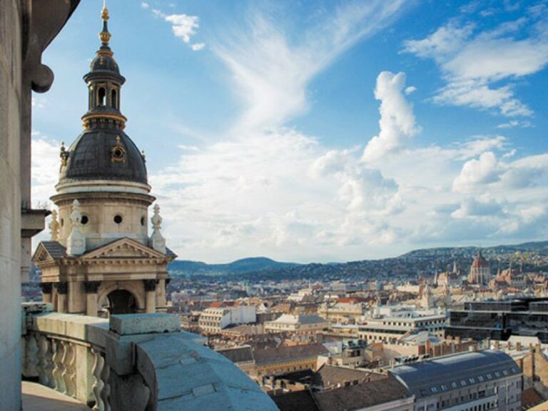 Budapest: 3-Hour Walking Tour of Pest With a Historian