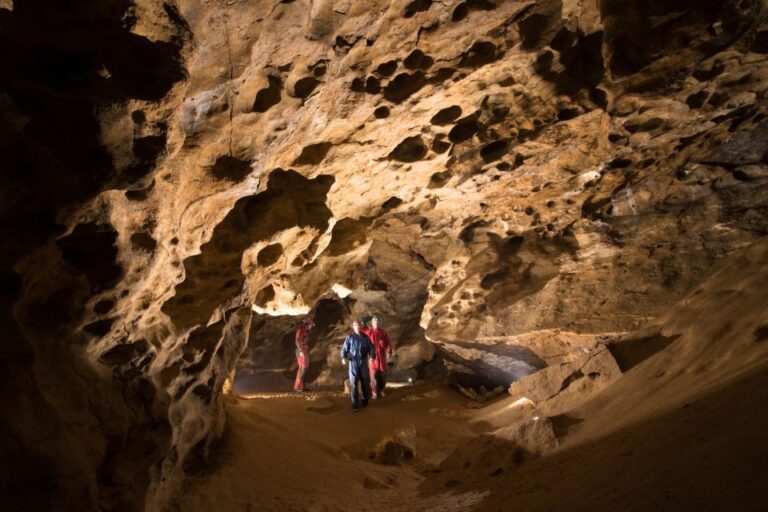 Budapest: Adventure Caving Tour With Guide