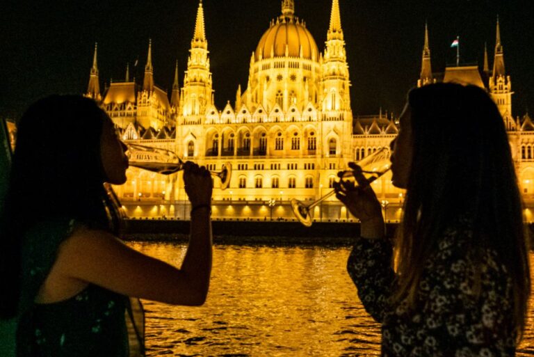 Budapest: Candlelit Dinner River Cruise With Live Music