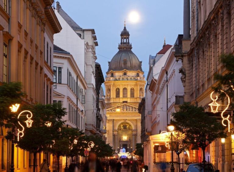 Budapest : Christmas Markets Festive Digital Game