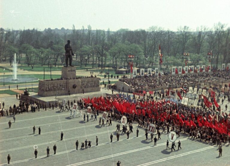 Budapest: Memento Park and Icons of Communism Guided Tour