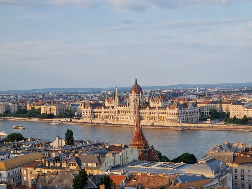 Budapest: Private Deluxe Tour With a Native, in Spanish - Inclusions