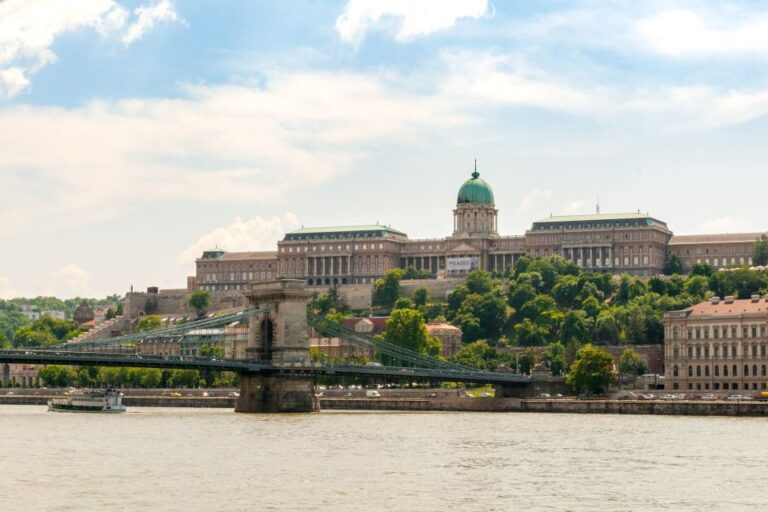 Budapest: Summer Brunch & Cruise With Prosecco