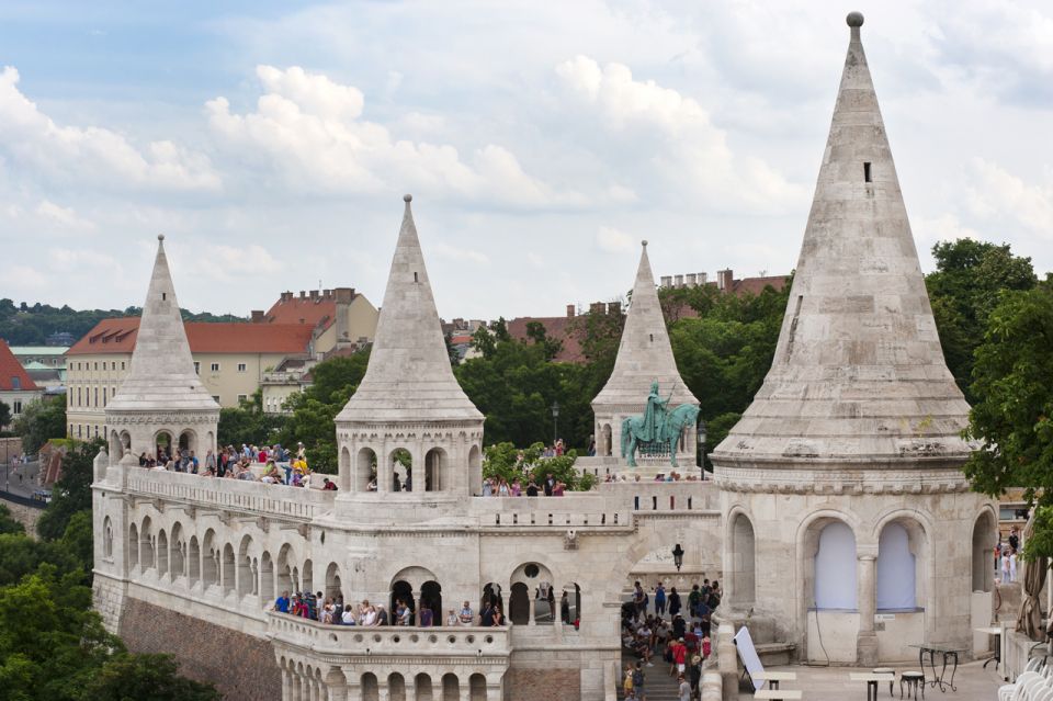 Budapest: Walking Tour in German