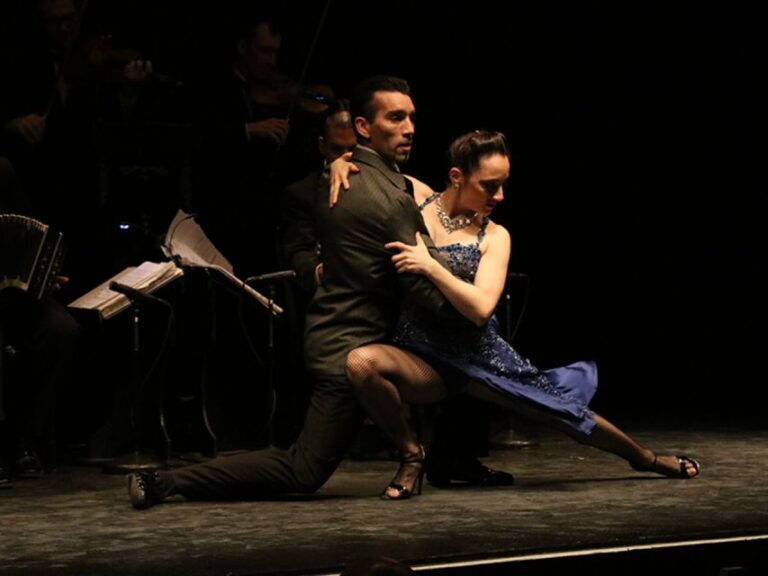 Buenos Aires: Tango and Folklore Show at La Ventana