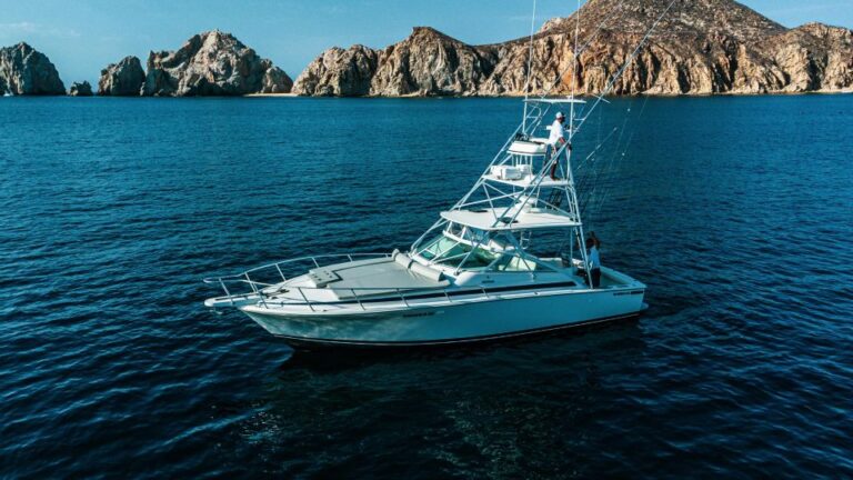 Cabo San Lucas: Arch Tour by Yacht 1 Hour