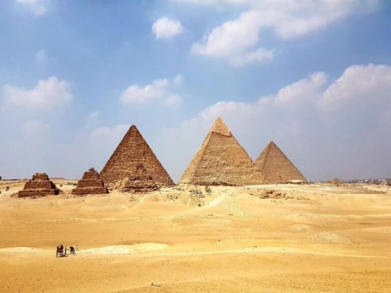 Cairo: Day Tour to Giza Pyramids, Sphinx, Sakkara & Dahshur