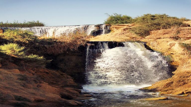 Cairo: Fayoum Oasis and Waterfalls of Wadi Elrayan Tour From