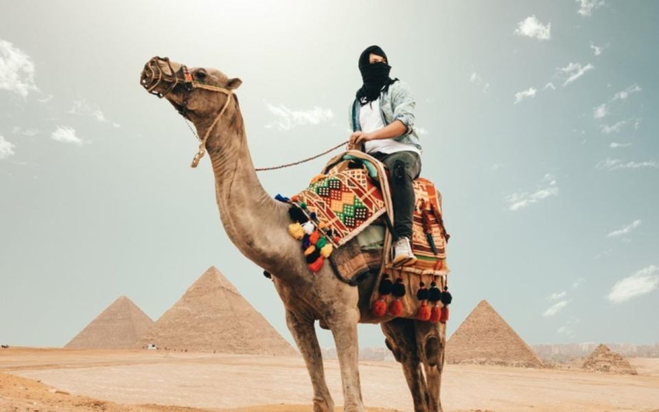 Cairo: Giza Pyramids, Sphinx and Valley Temple Guided Tour