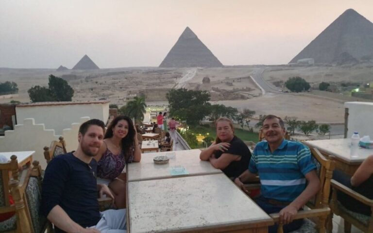 Cairo: Great Pyramid Inn Private Lunch With Transfer