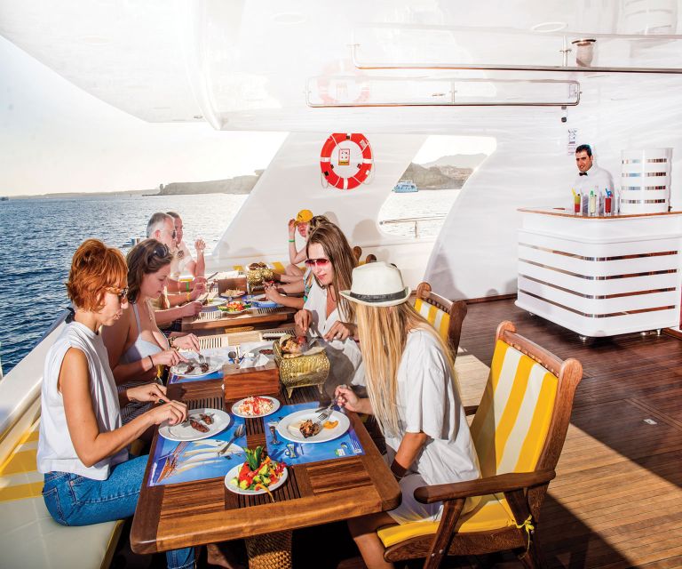 Cairo: Luxury Snorkeling Cruise & Lunch With Optional Pickup