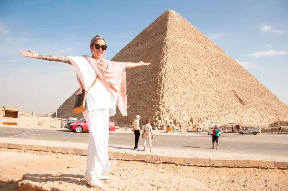 1 cairo pyramids bazaar museum with female guide Cairo: Pyramids, Bazaar & Museum With Female Guide