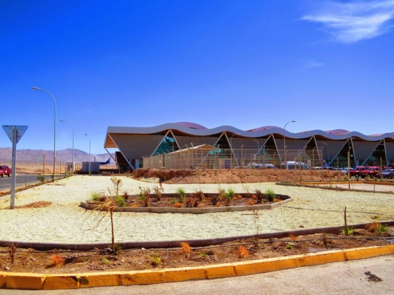 Calama Airport: Shared Transfer To/From San Pedro De Atacama