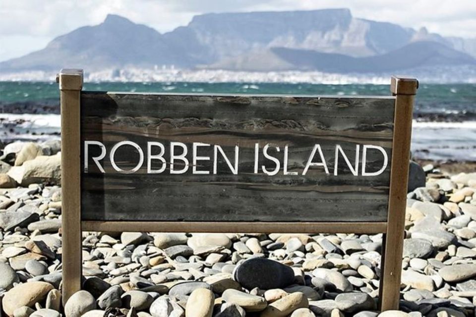 1 cape town city highlights tourrobben island table mountain Cape Town City Highlights Tour:Robben Island, Table Mountain