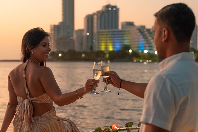 Cartagena De Indias: Romantic Sunset Boat Tour