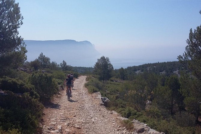 Cassis Sightseeing Electric Mountain Bike Small-Group Tour  – Marseille