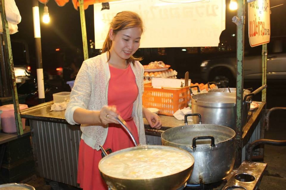 1 chiang mai evening local street food market tour Chiang Mai: Evening Local Street Food Market Tour
