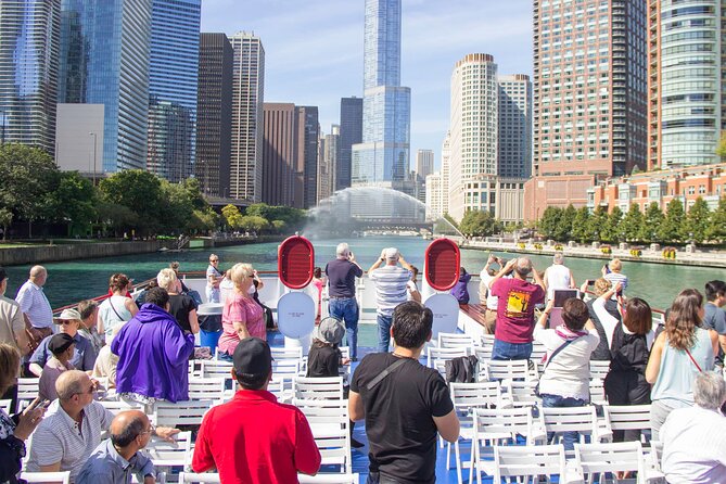 Chicago River 90-Minute Architecture Tour - Seating Options and Narration