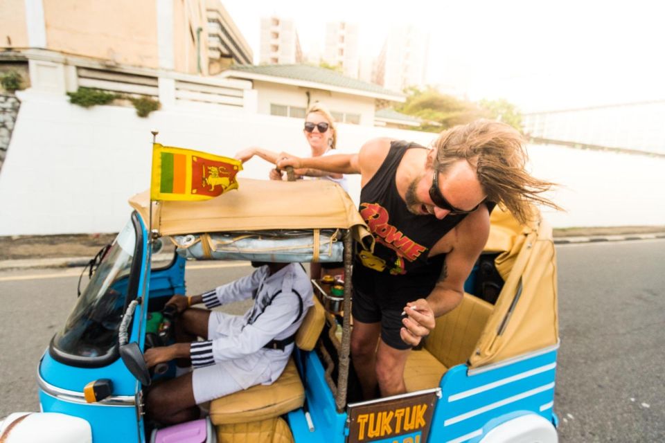 1 colombo city highlights tuk tuk tour with meal and drinks Colombo: City Highlights Tuk-Tuk Tour With Meal and Drinks