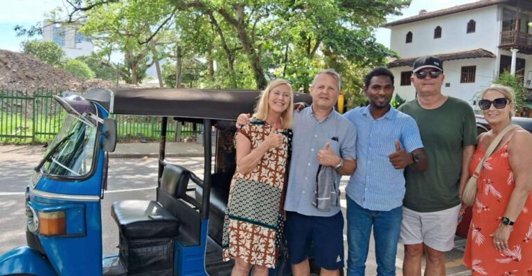 Colombo: From Sightseeing and Shopping Tour by Tuk Tuk