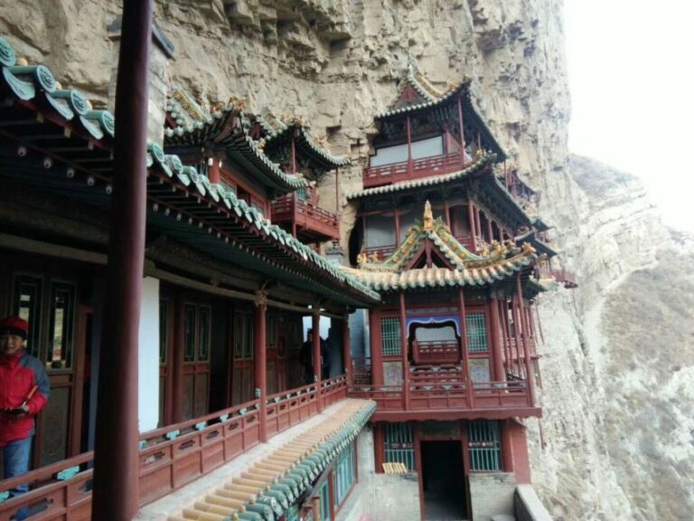 Datong: Temples and Grottoes Private Full–Day Tour