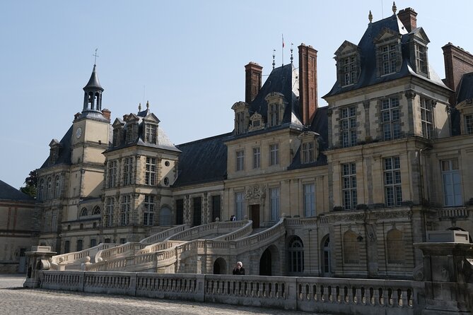 Day Trip to Fontainebleau : Horse Riding, Gastronomy and Castle